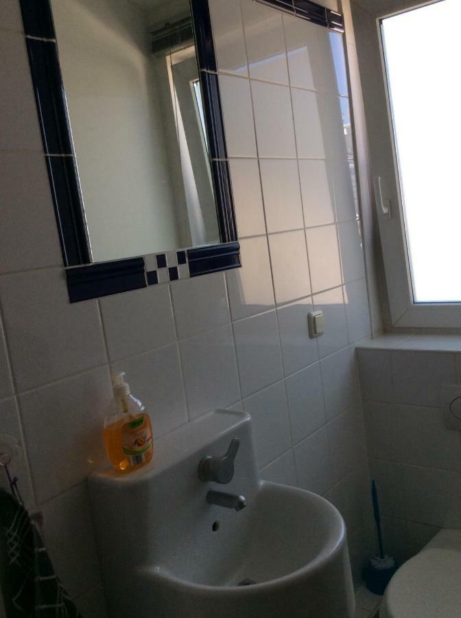 Dachstudio Mit Bad Und Terasse Colónia Exterior foto